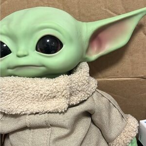 Baby Yoda 10in
Used like new